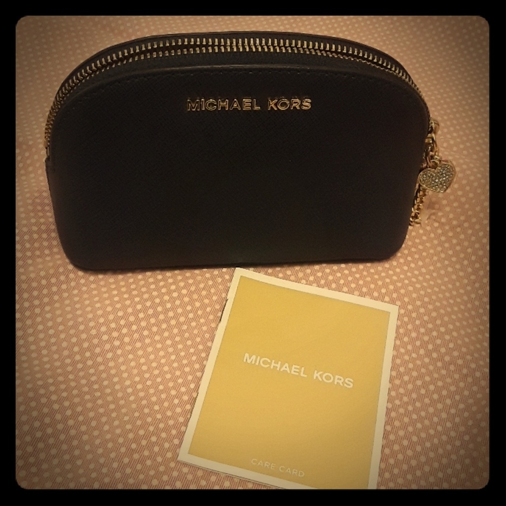 $4.99 shipTODAY ONLY🎅Small cosmetic bag